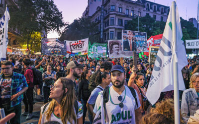 “Defienden sus privilegios”: Milei tilda de “acto político” la masiva marcha por las universidades