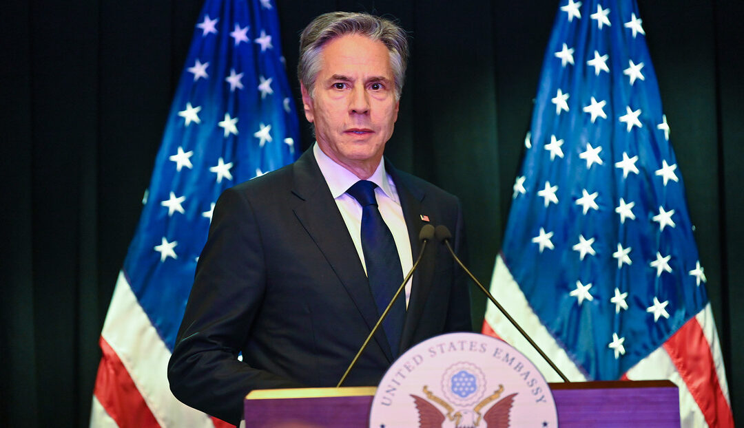 Blinken lanza acusaciones contra Pekín luego de su visita a China