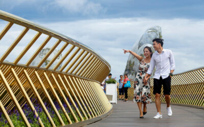 Un ‘puente de oro’ sostenido por dos manos gigantes en Vietnam es el lugar más fotografiado