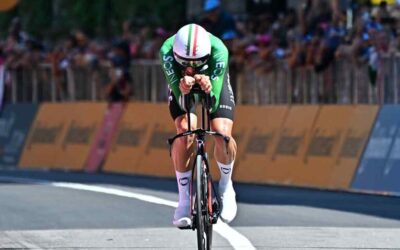 Ciclista Filippo Ganna vence en la contrarreloj del Giro de Italia