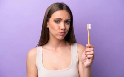 9 errores que debes evitar la próxima vez que te laves los dientes