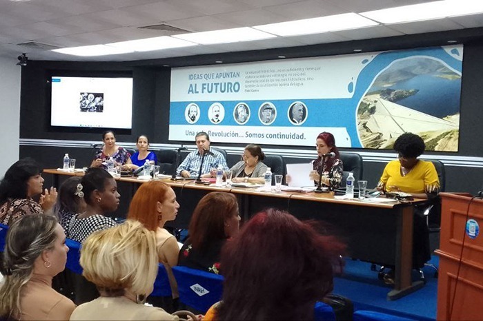 Evalúan acuerdos del XI Congreso de la FMC