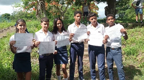 Graduados 709 estudiantes de noveno grado en Isla de la Juventud