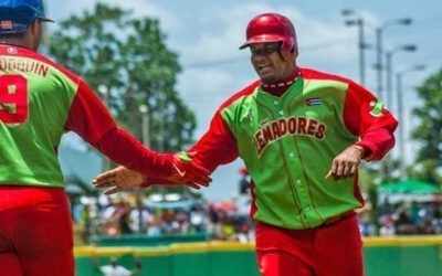 Leñadores mantienen invicto en playoff final del béisbol cubano