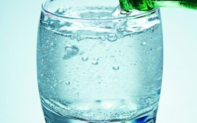 ¿Es bueno beber agua con gas muy a menudo?
