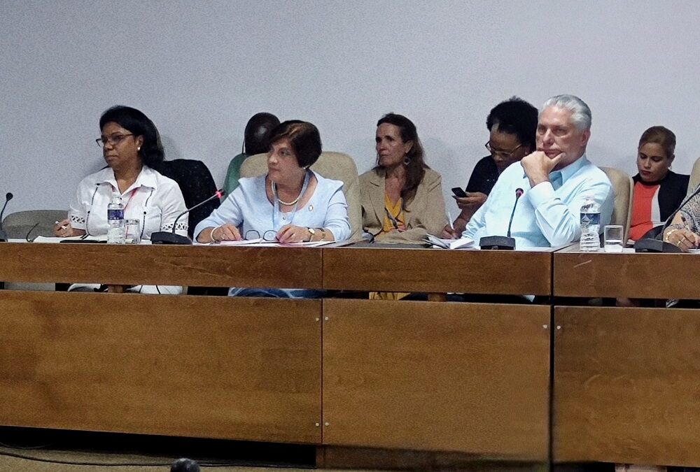 Evalúan parlamentarios cubanos Programa Nacional para el Adelanto de las Mujeres