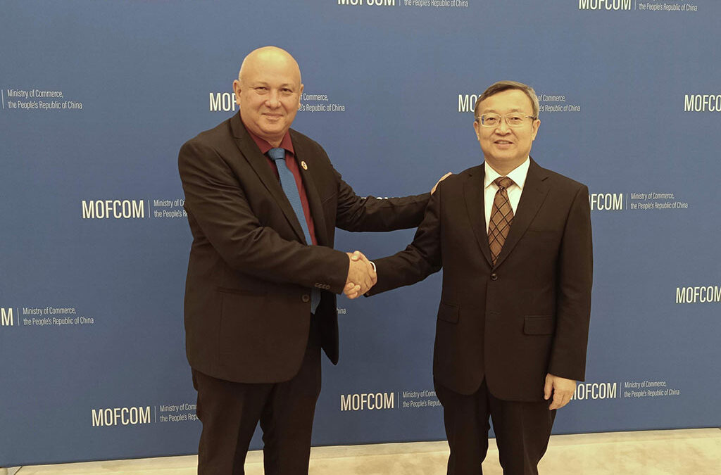 Dirigente cubano subraya nexos de solidaridad y cooperación con China (+Foto)