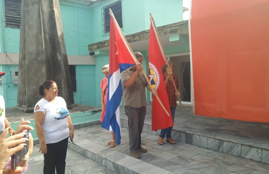 Abanderan delegación pinera a encuentro de movimiento de pioneros  exploradores