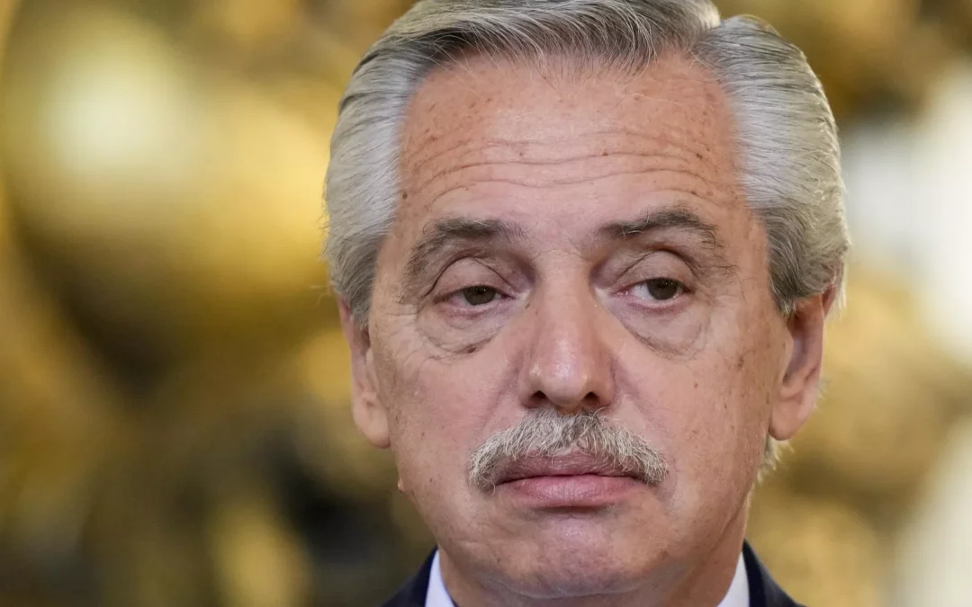 Imputan a expresidente argentino Alberto Fernández por lesiones graves y amenazas