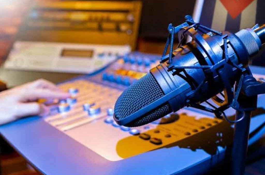 Presidente de Cuba saluda aniversarios de la Radio y la Uneac (+Foto)