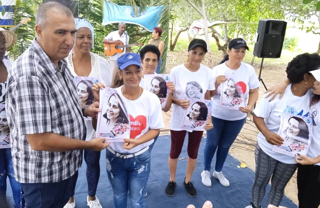Reconocen valía de las mujeres en aniversario 64 de la FMC