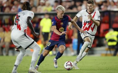 Barcelona vence en Vallecas y sigue perfecto en fútbol de España