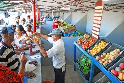 La opinión,  también distingue a los escenarios cubanos