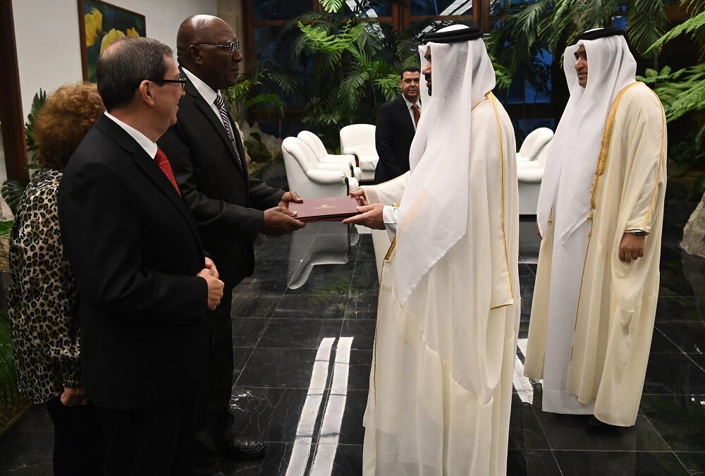 Recibe Salvador Valdés Mesa a nuevos embajadores acreditados en Cuba
