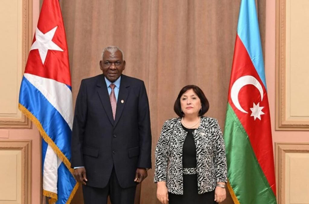 Presidente del parlamento cubano felicita a su homóloga azerí