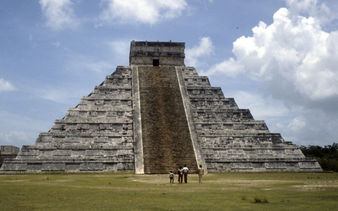Científicos descubren una antigua ciudad de los mayas en la selva de México