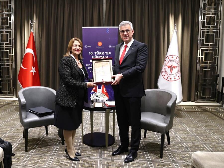 Türkiye y Cuba abordan cooperación en esfera de la salud