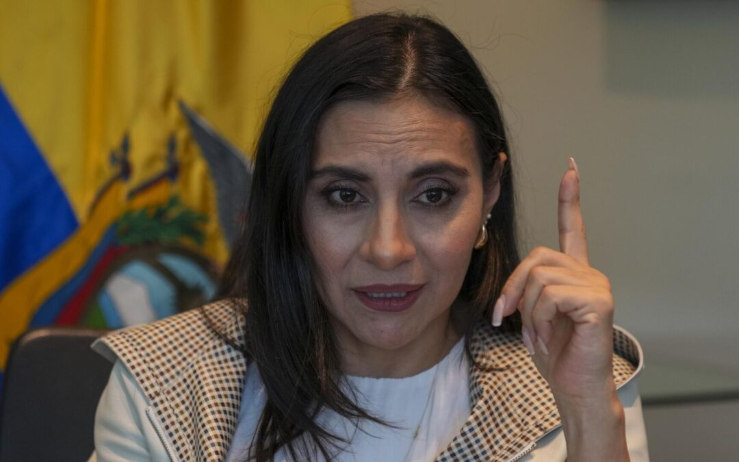 Jueza de Ecuador entrega pruebas de presunta presión para fallar contra Verónica Abad