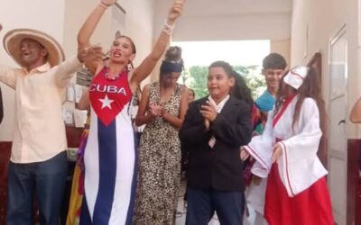 “Si nos damos las manos”: Proyecto socio cultural para  estudiantes pineros de Secundaria Básica