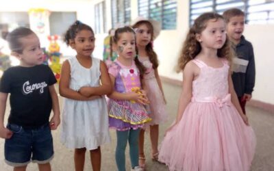 Entregan donativos entidades pineras a círculo infantil Meñique 