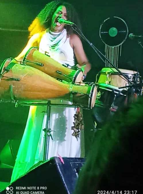 El universo percutido de Yaimi Karel Lay