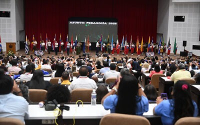 A ritmo de poesía inauguran Congreso Internacional Pedagogía 2025