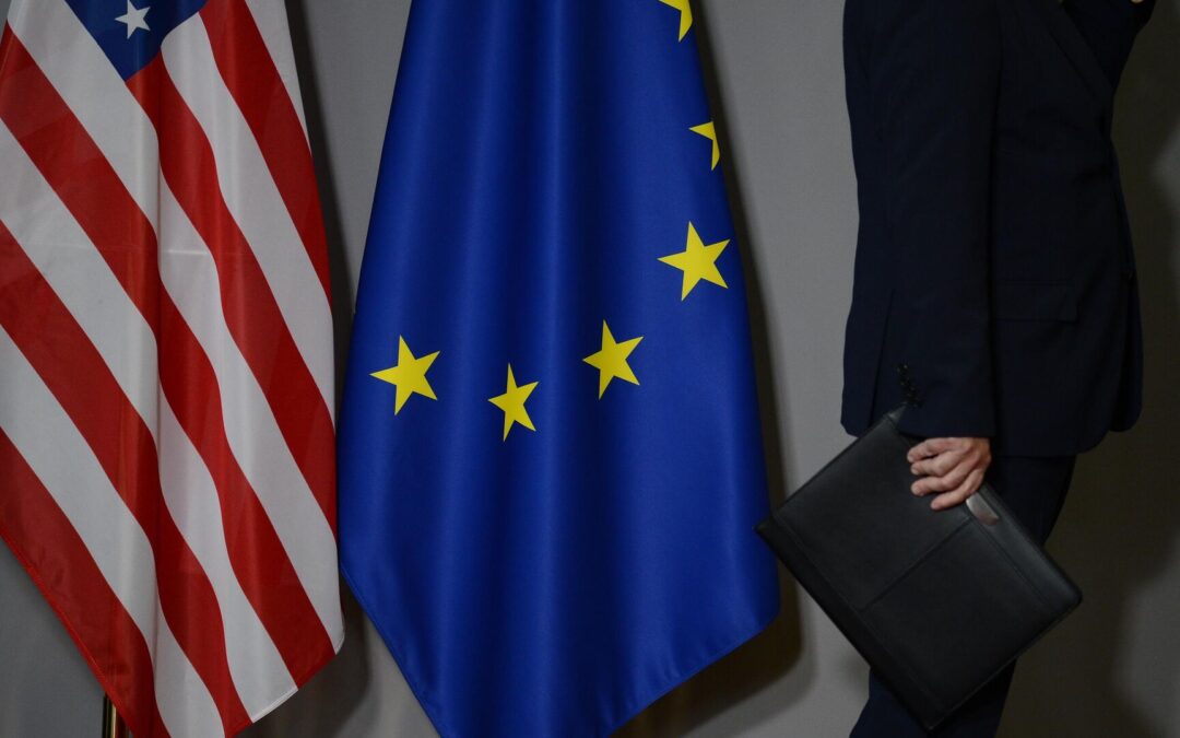 EEUU dejaría a la Unión Europea en una posición global débil: «Se están quedando solos»