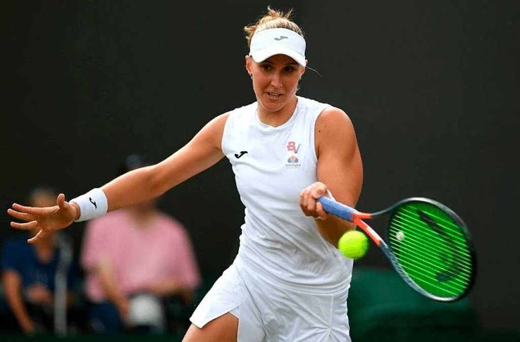 Tenista brasileña Haddad Maia con su primera presentación en Dubái