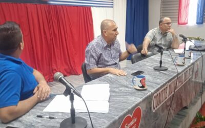 Evalúan producción de siembras y entrega de renglones agrícolas al pueblo pinero