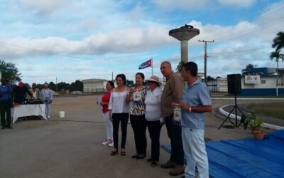 Festejan pineros del día del trabajador del Comercio, la Gastronomía y los Servicios