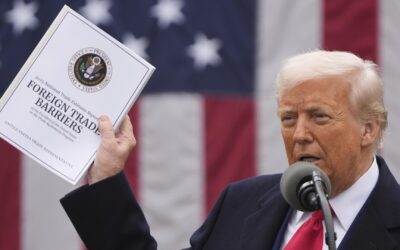 «Nos lo hacen a nosotros, nosotros se lo hacemos a ellos»: Trump lanza su guerra arancelaria | Video
