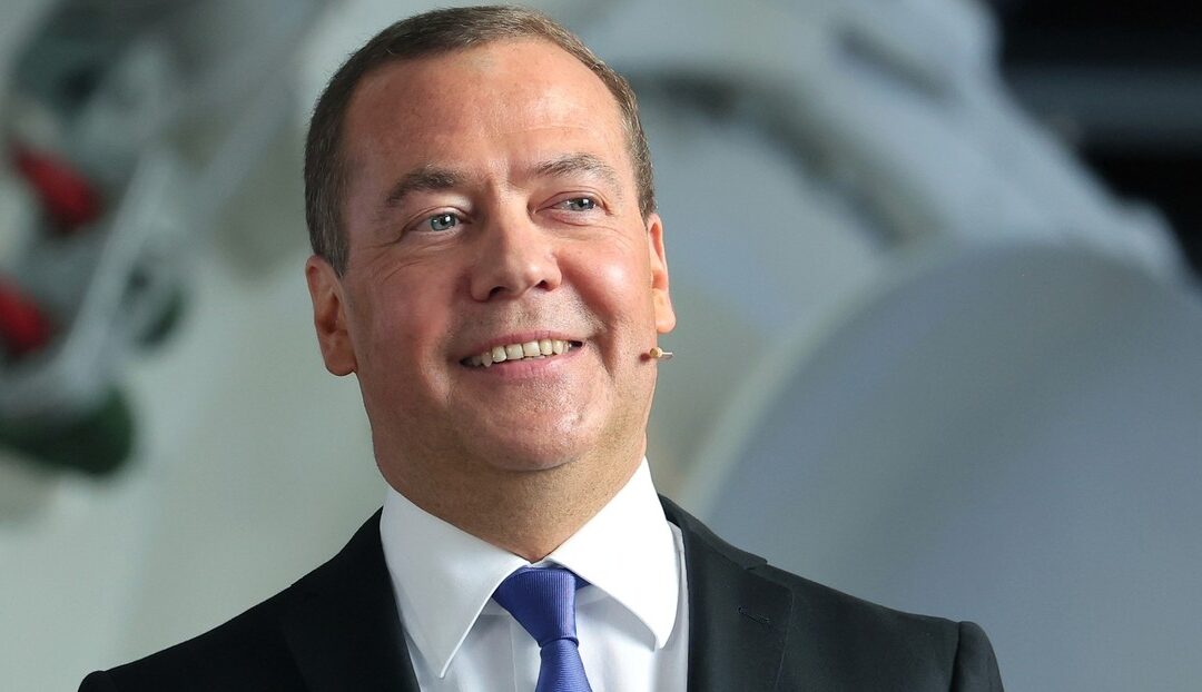 «Espero que los frikis europeos escuchen esto»: Medvédev reacciona a las palabras de Trump sobre Crimea