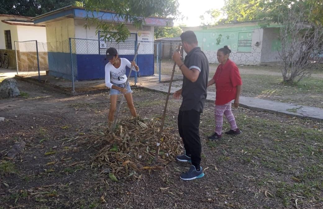 Garantizan trabajadores de Servicios Comunales limpieza en La Demajagua.