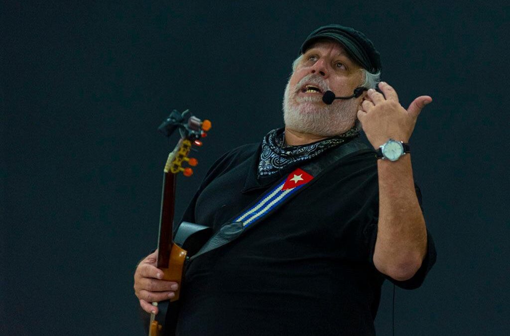 Trovador cubano Frank Delgado ofrece concierto en La Habana