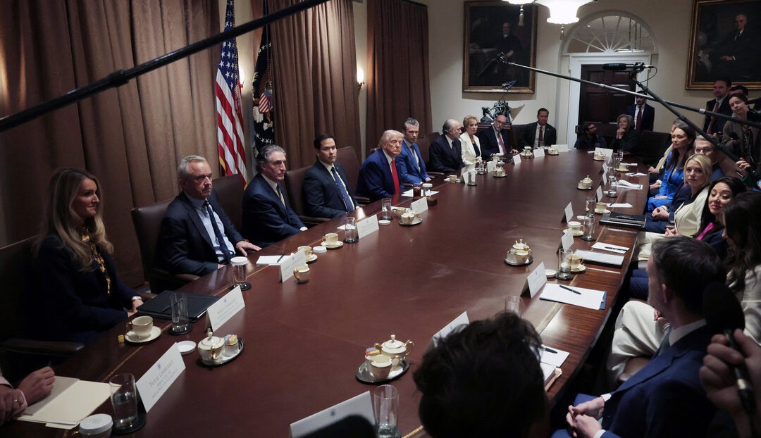 Lavrov: Trump recibe información sobre Ucrania «filtrada por un tamiz»