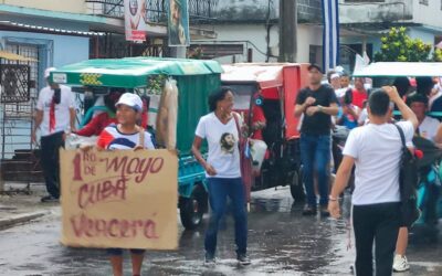 Junto a la lluvia, una fiesta de pueblo