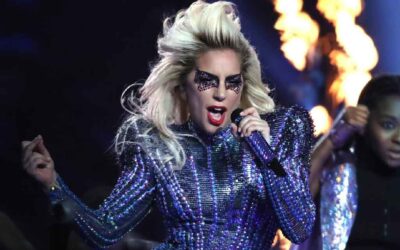 Fiesta Gaga en arenas de icónica playa brasileña Copacabana