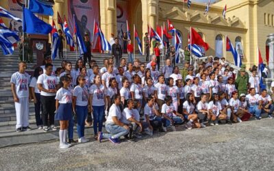 JÓVENES PINEROS REAFIRMAN SU COMPROMISO CON LA REVOLUCIÓN