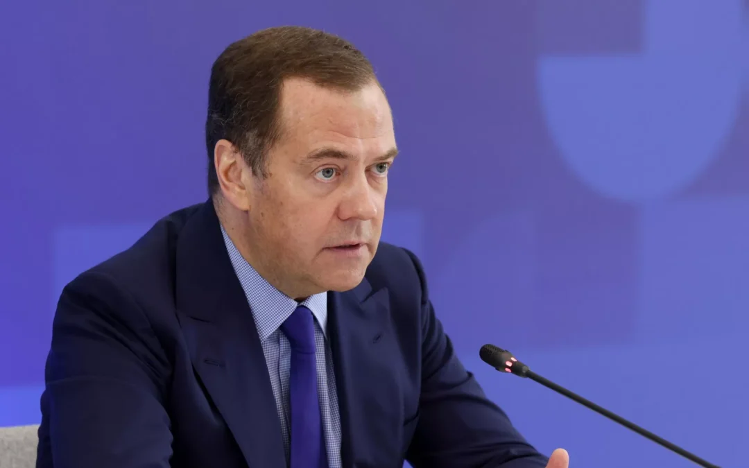 Medvédev promete una «venganza inevitable» tras los recientes ataques ucranianos contra Rusia