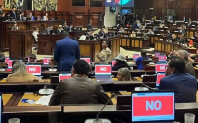 Parlamento de Ecuador aprueba instalación de bases extranjeras