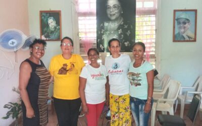 Federadas pineras realizan coloquio: Por la ruta de Vilma
