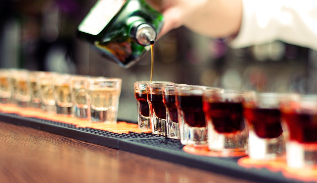 Descubren cuántos minutos de vida te quita un trago de alcohol