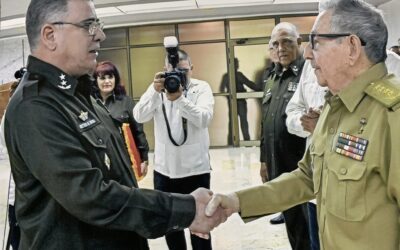 Presiden Raúl y Díaz-Canel acto de ascenso en el Minint