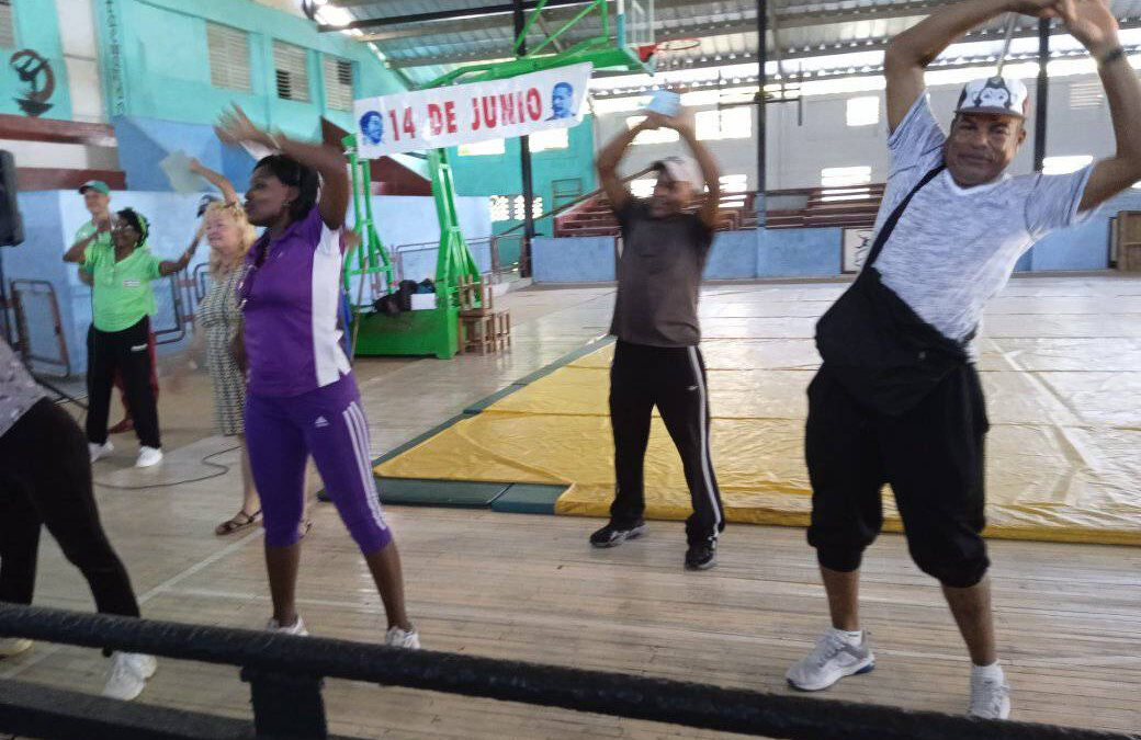 Profesionales deportivos conmemoran natalicio de Maceo y Che