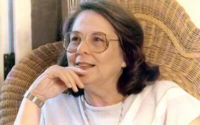 Para Vilma Espín rosas blancas