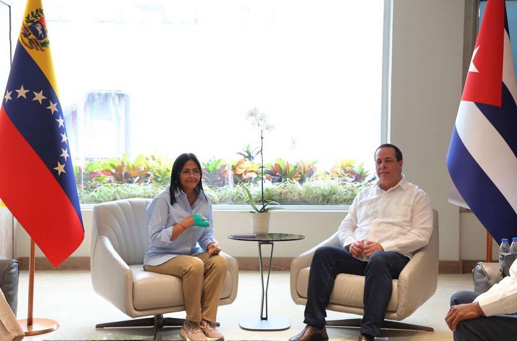 Venezuela y Cuba revisaron agenda de cooperación de materia de salud (+Foto)