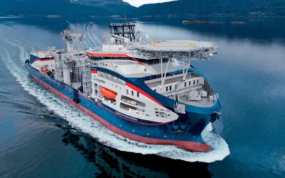 Monna Lisa, el gigantesco barco encargado de cablear los océanos: despliega y entierra cables hasta 3.000 metros de profundidad