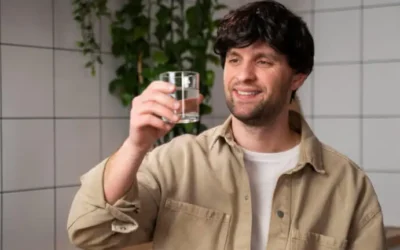 Beber demasiada agua tampoco es bueno, conoce los riesgos