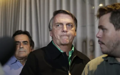 Juez del Tribunal Supremo Federal de Brasil ordena prisión domiciliaria para Bolsonaro
