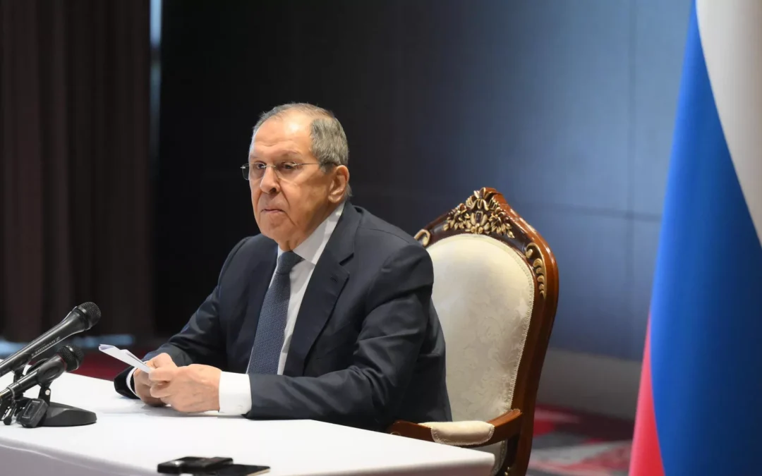 Rusia está de acuerdo en que China, EEUU, Reino Unido y Francia brinden las garantías de seguridad a Ucrania, indica Lavrov